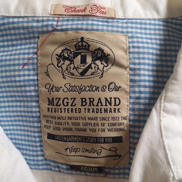 Men's White Short Sleeve Button Down Shirt, size S - Picture 9 of 9